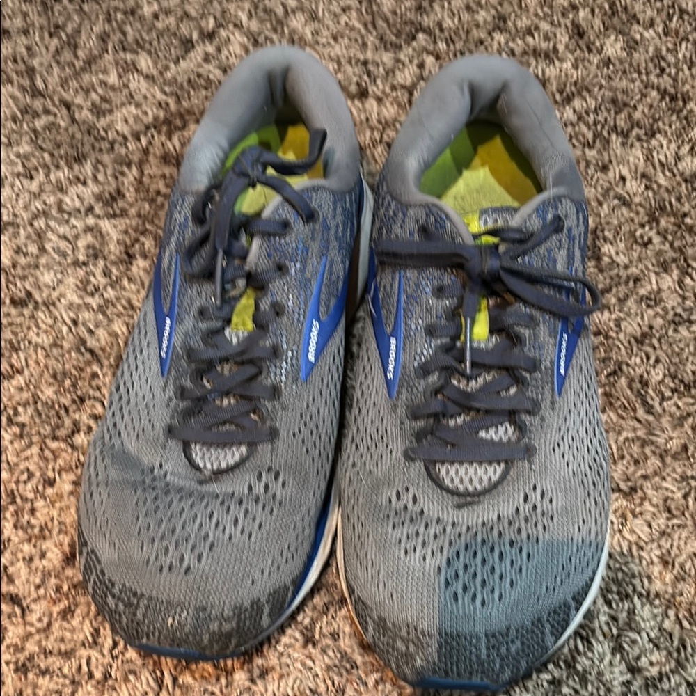 Brooks Size 11 Extra Wide Gray and Blue Athletic Running Shoes